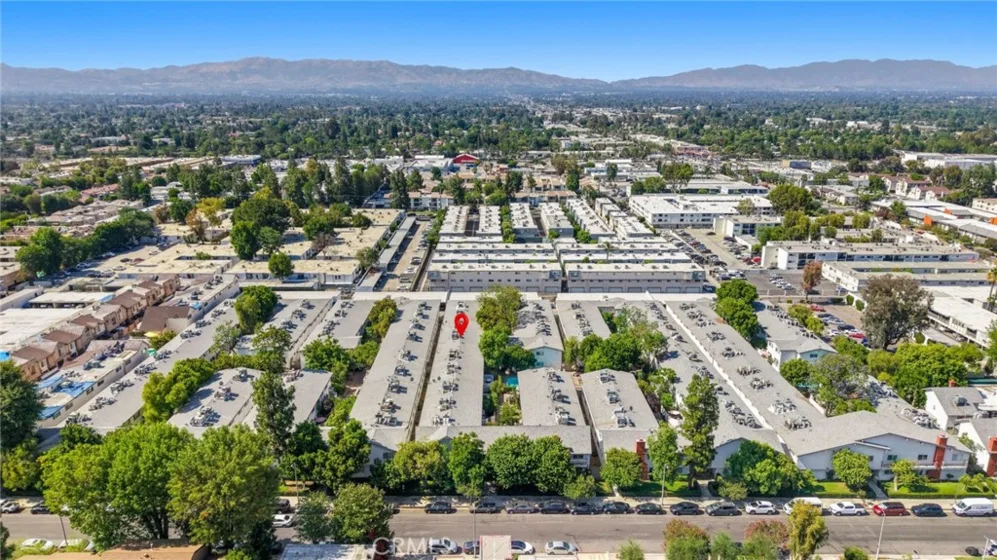 18601 Collins #D30 photo 24