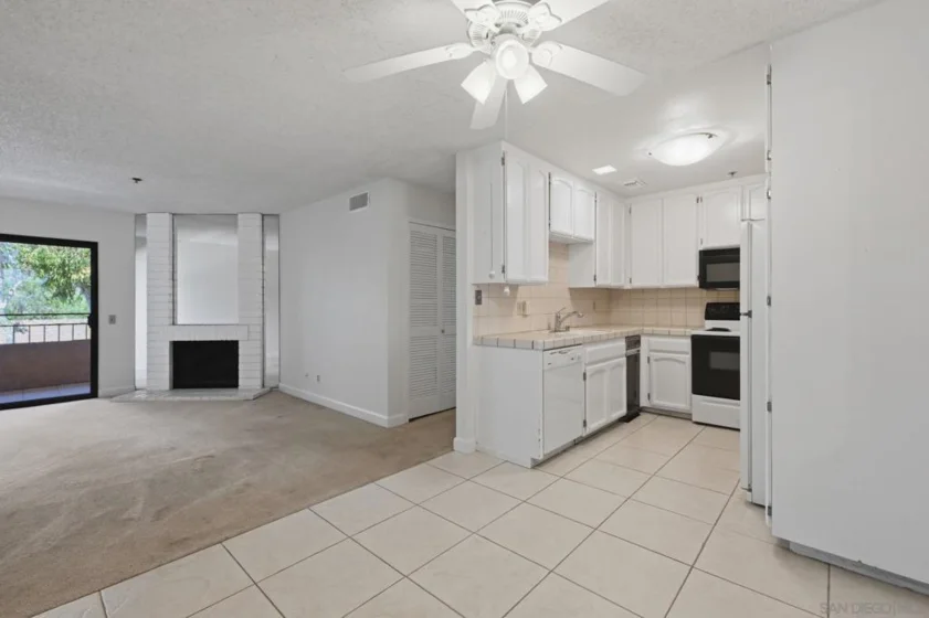 5649 Lake Park #301 photo 2