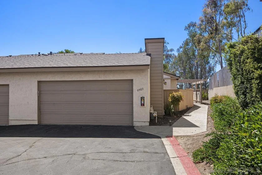 9903 Aviary Drive photo 2