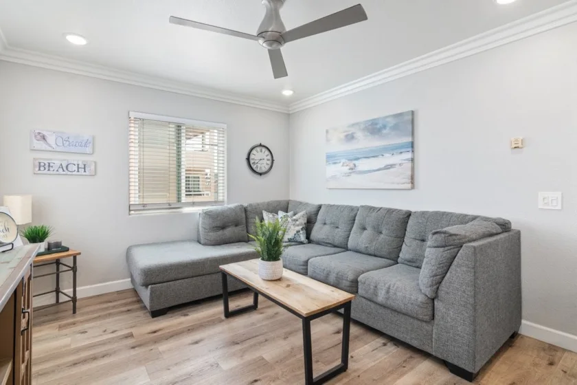 3250 Strandway photo 18