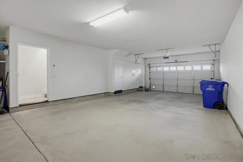 2078 San Diego photo 27