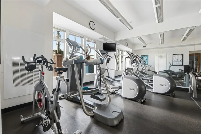 488 E Ocean #1518 photo 27