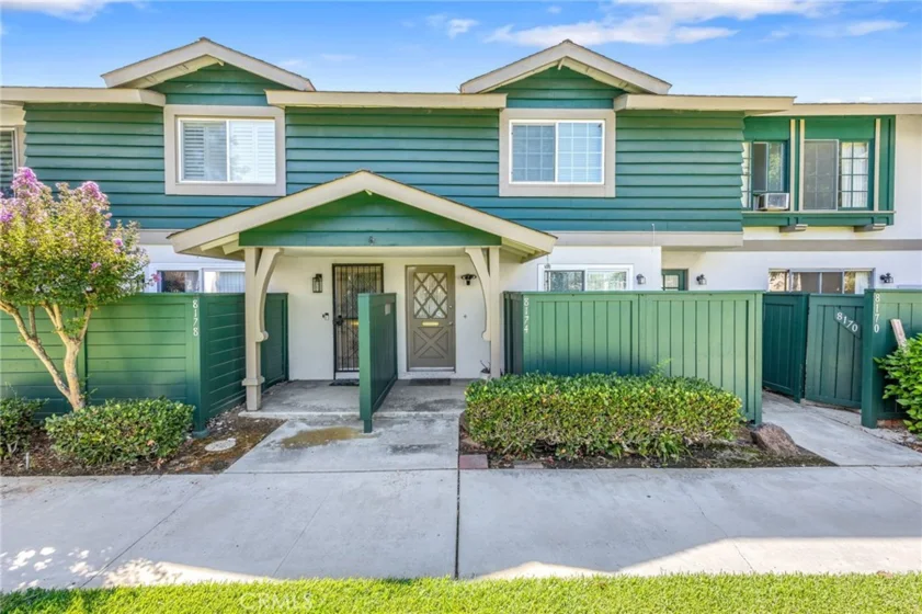 8174 Glengarry Green photo 30