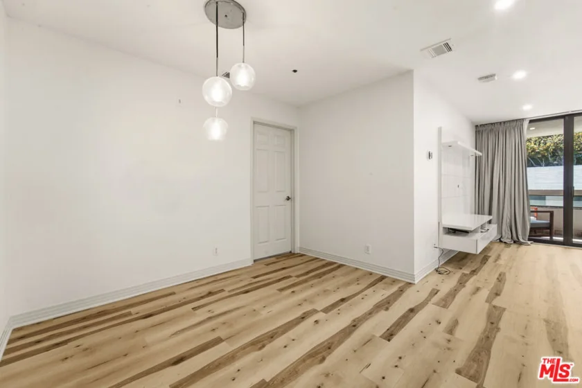 121 S Hope Street #313 photo 10