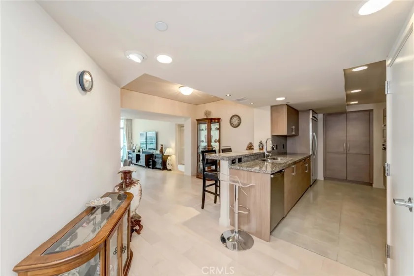 13650 Marina Pointe Drive #1506 photo 5