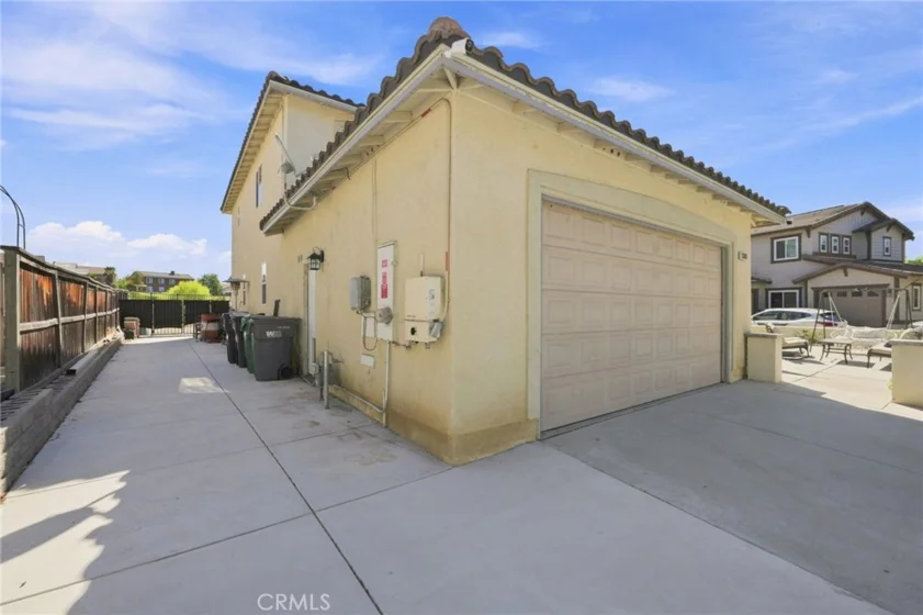 23682 Saratoga Springs photo 4