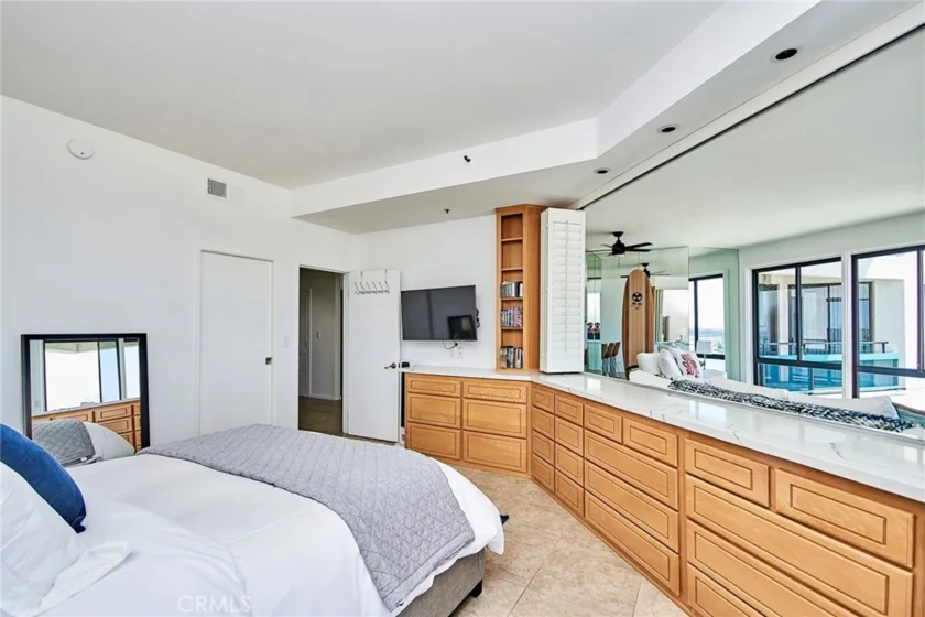 1310 E Ocean #1005 photo 5