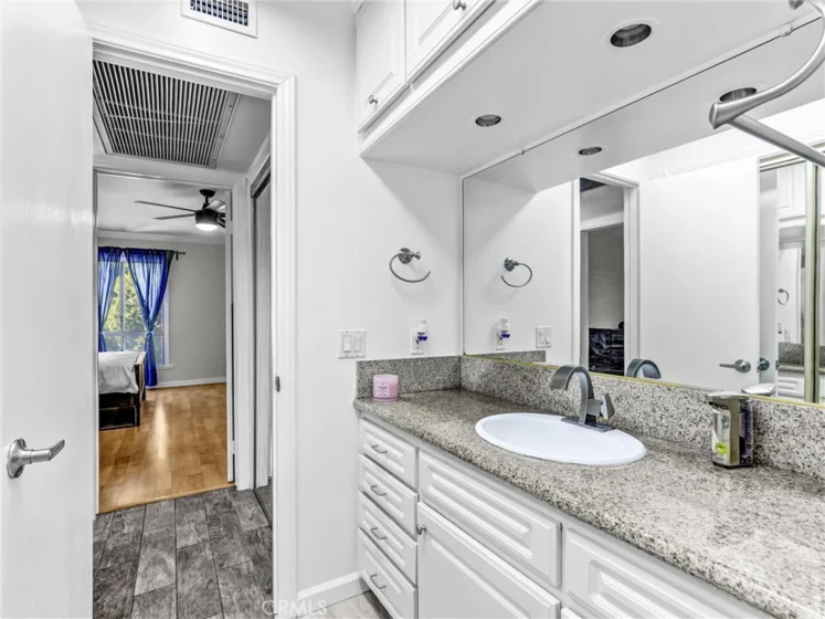 500 Jackson Place #302 photo 22