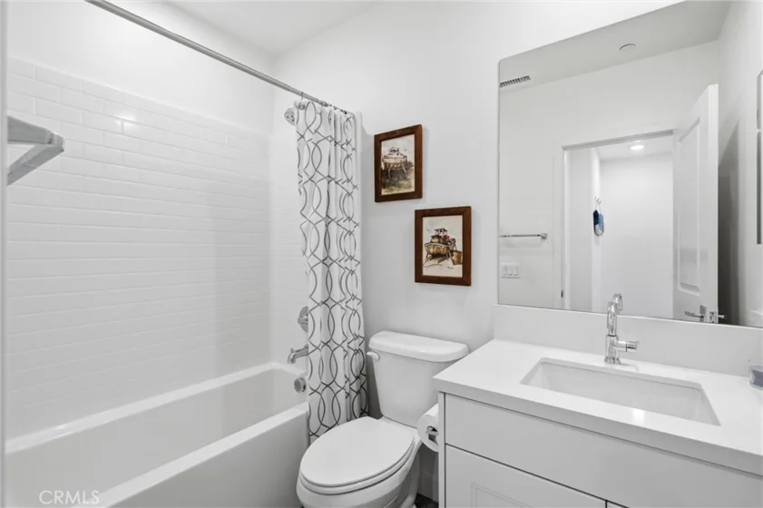 1313 Doheny photo 20