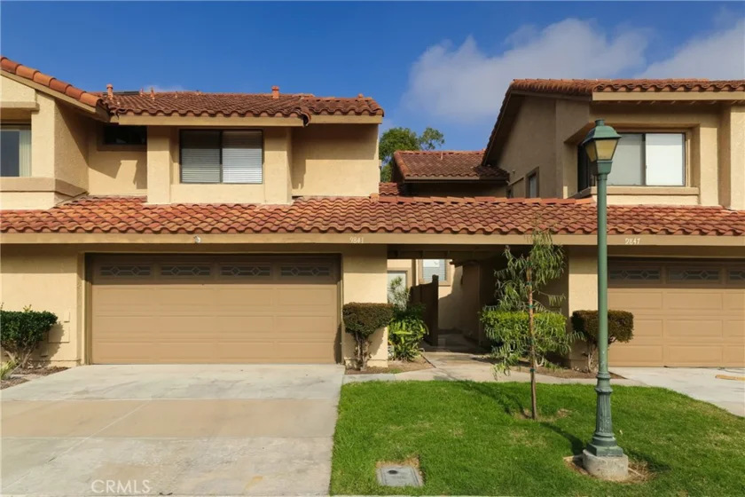 9841 Lewis Avenue photo 1