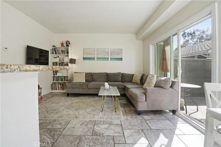 48 Monroe photo 19