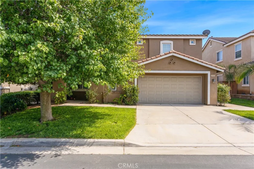28383 Adrienne Street photo 3