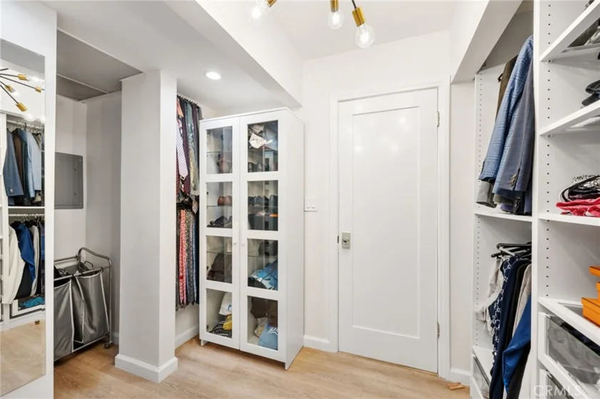 906 N Doheny Drive #318 photo 11
