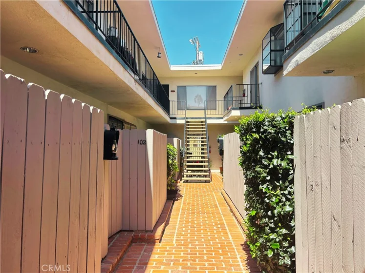 1522 S Centinela Avenue #204 photo 30