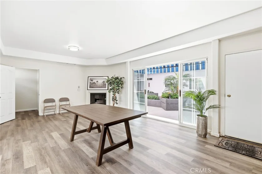 4455 Hazeltine Avenue #208 photo 32