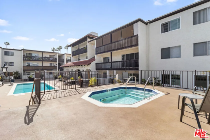 5334 Lindley Avenue #340 photo 7