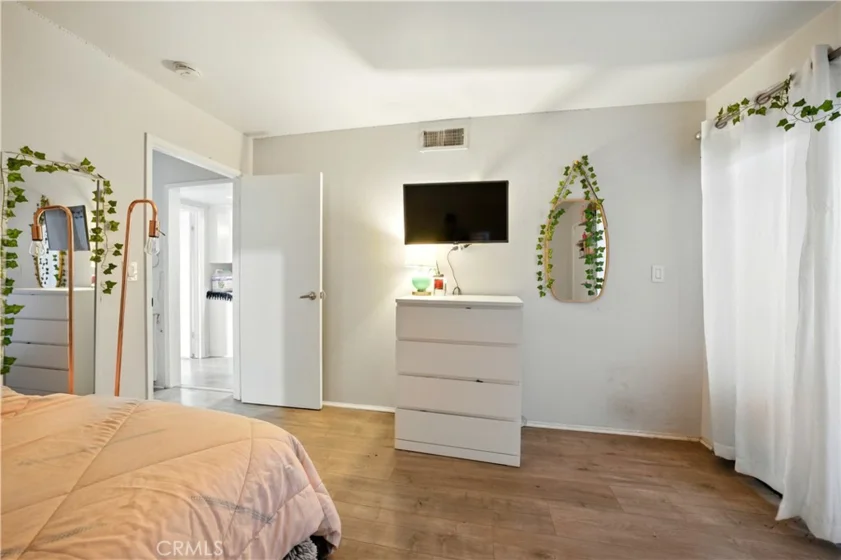 14937 Sherman Way #7 photo 23