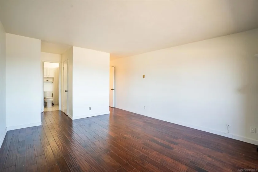 2540 Clairemont Drive #307 photo 7