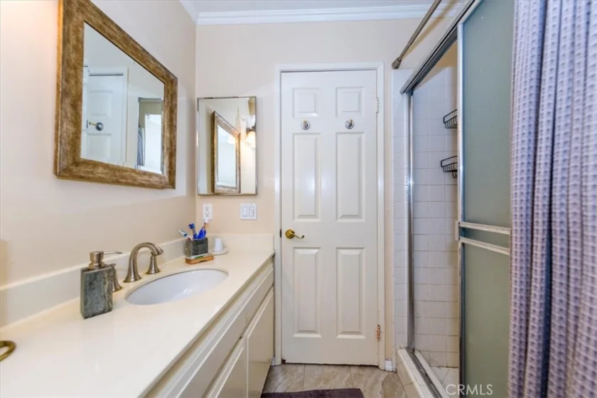 5339 Lindley Unit 207 photo 11