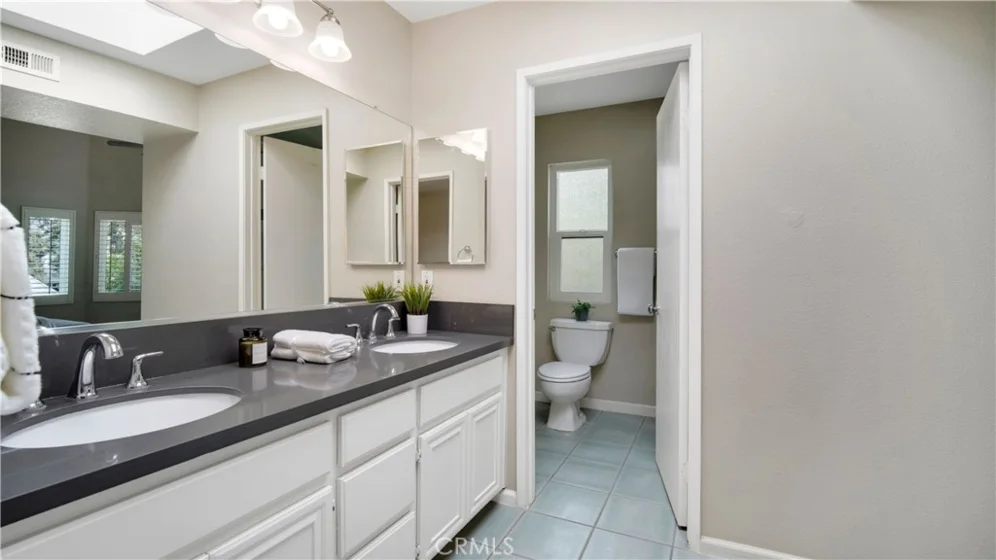 158 N Singingwood Street #2 photo 33