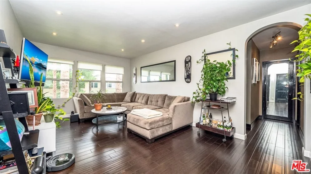 5327 Cahuenga Boulevard #C photo 1