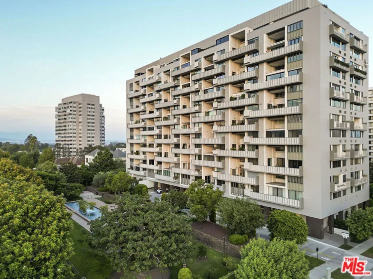 10375 Wilshire Boulevard #2C photo 1