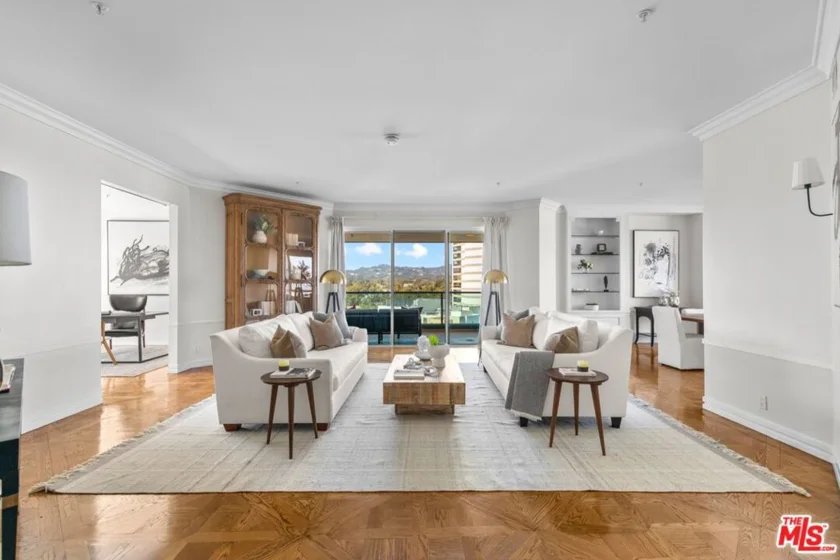 10490 Wilshire Boulevard #906 photo 1