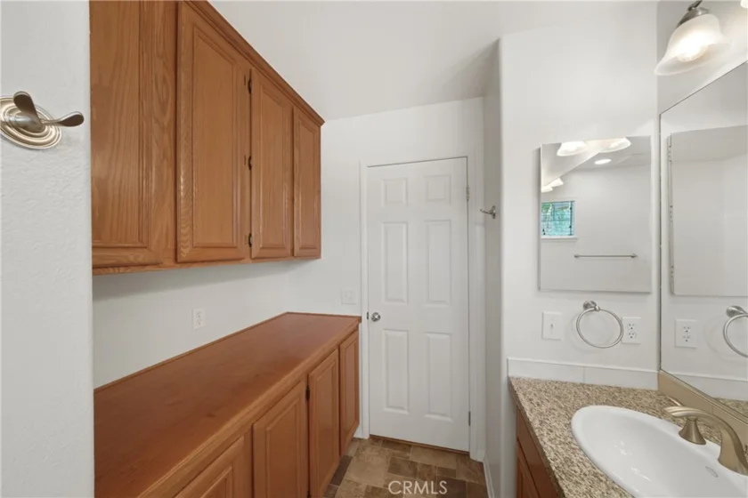 38090 Sherwood Street photo 37