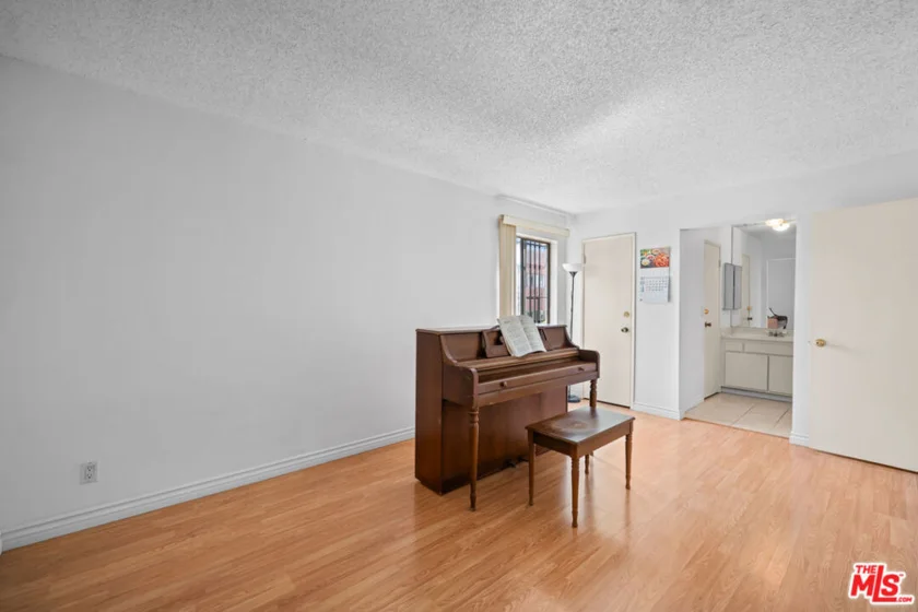 525 La Fayette Park Place #115 photo 3