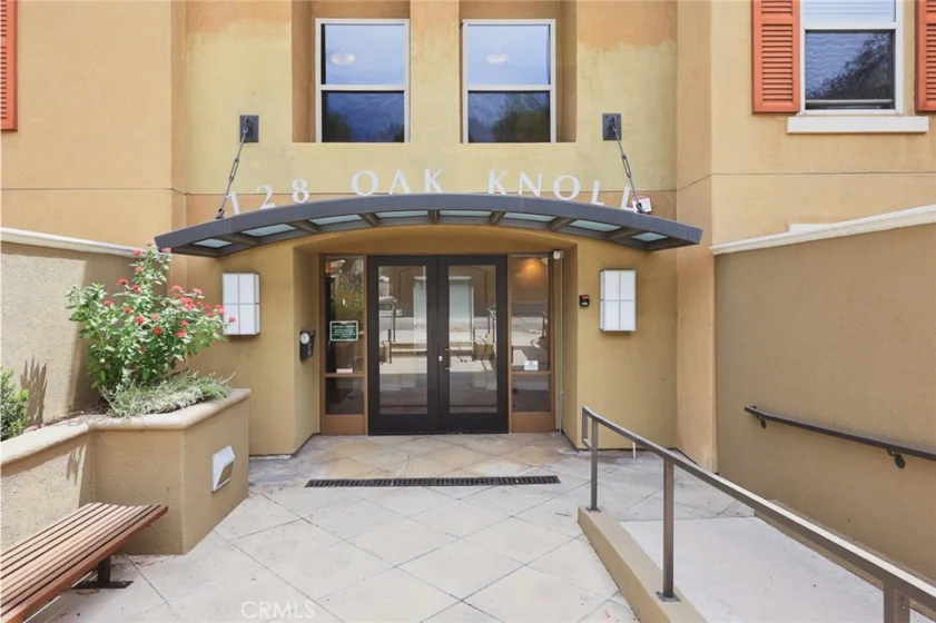 128 N Oak Knoll #206 photo 4