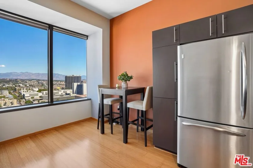 1100 Wilshire Boulevard #2105 photo 11