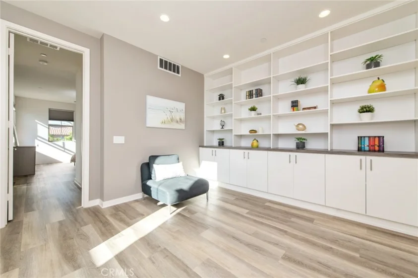 192 Finch photo 27