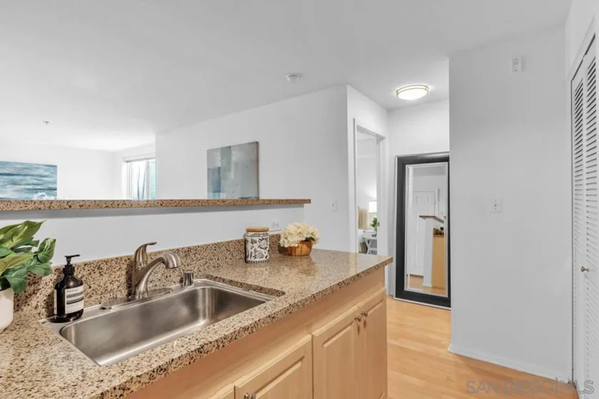 1970 Columbia Street #301 photo 3