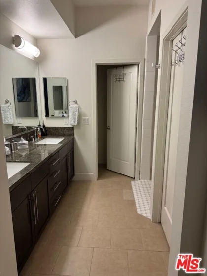 300 E 4th Street #208 photo 23