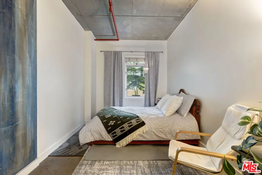 645 W 9th Street #240 photo 4