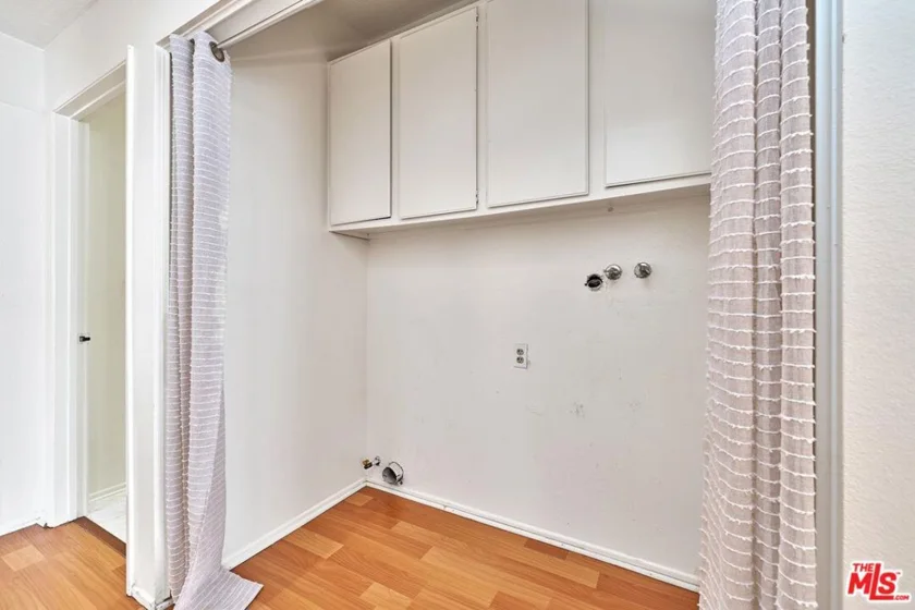 431 S Kingsley Drive #205 photo 27