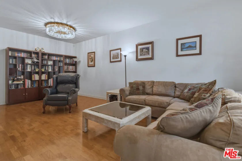 5625 Crescent Parkway #109 photo 9