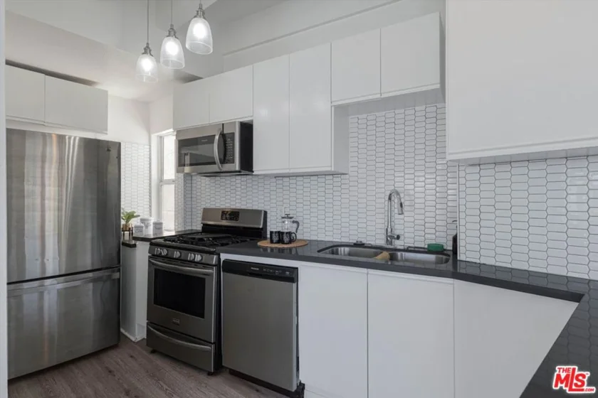 245 Hollister Avenue #1 photo 8