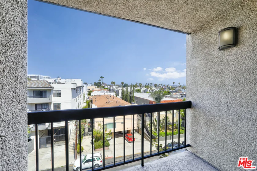 7320 Hawthorn Avenue #319 photo 6