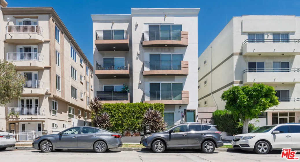 1540 Amherst Avenue #PH2 photo 53