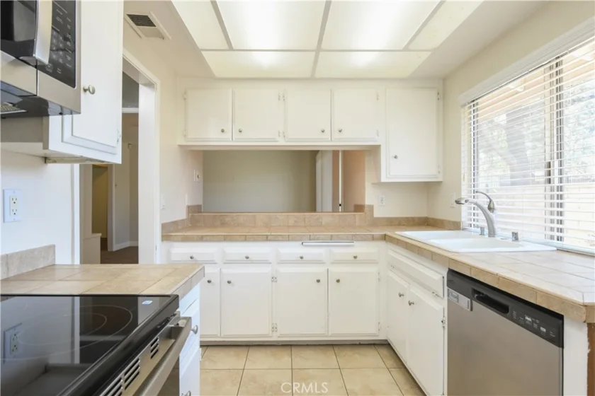 5468 Apricot Lane photo 9