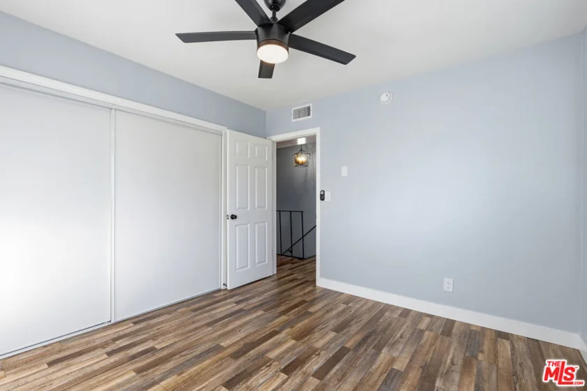 141 W Hillcrest Boulevard #2 photo 24