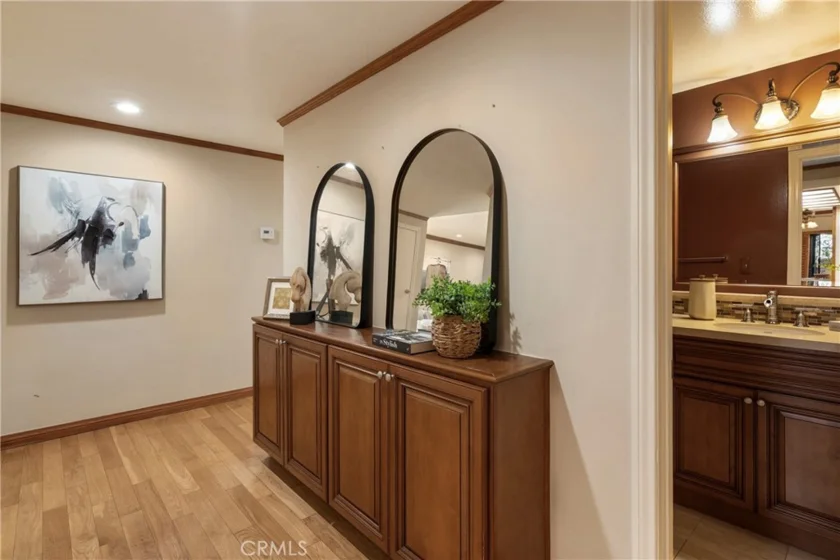 4444 Wilshire #102 photo 35