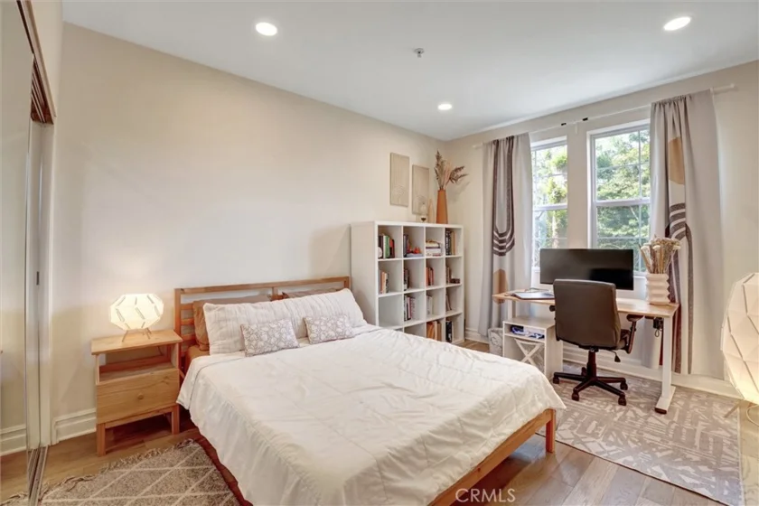 13935 Burbank Boulevard #105 photo 29