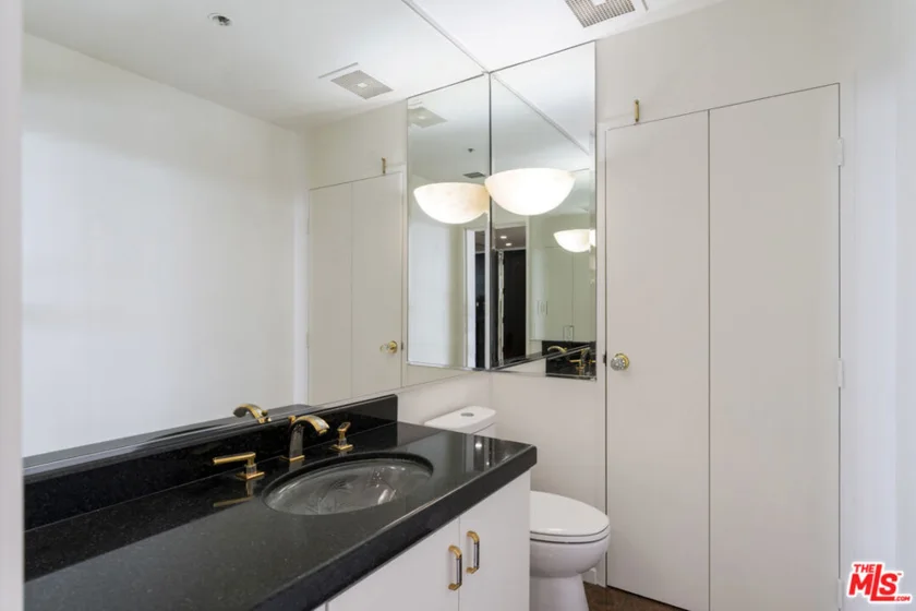 10430 Wilshire Boulevard #606 photo 27