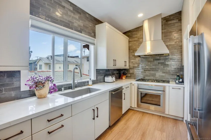 254 C Avenue photo 2