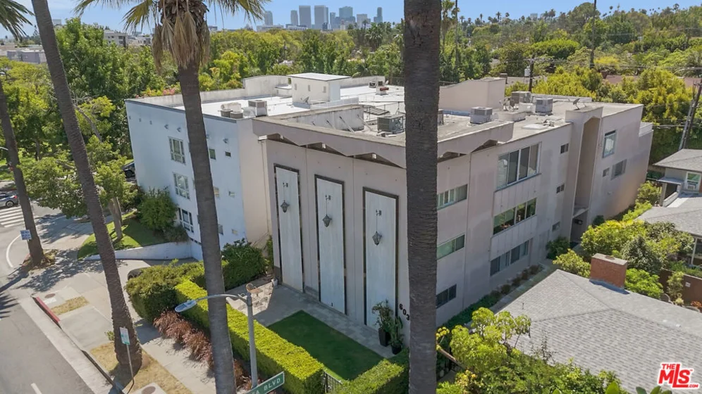603 N Doheny Drive #2B photo 1