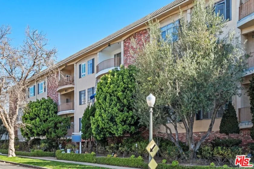 1818 Pelham Avenue #304 photo 1