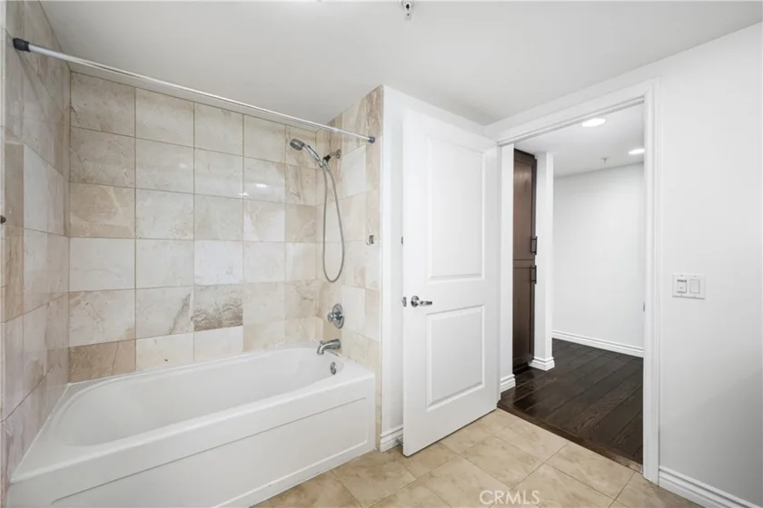7100 Alvern #309 photo 16