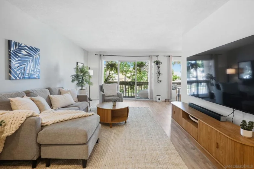 4600 Lamont #212 photo 2